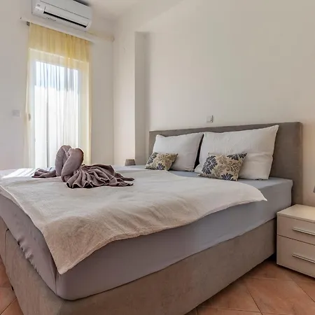 Rok 4 By Interhome Apartment Pula
