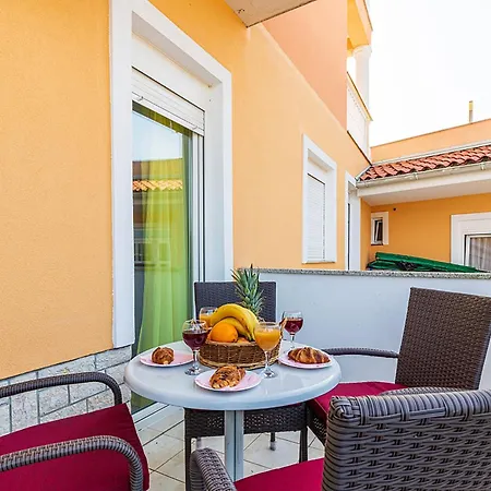 Rok 4 By Interhome Apartmán Pula